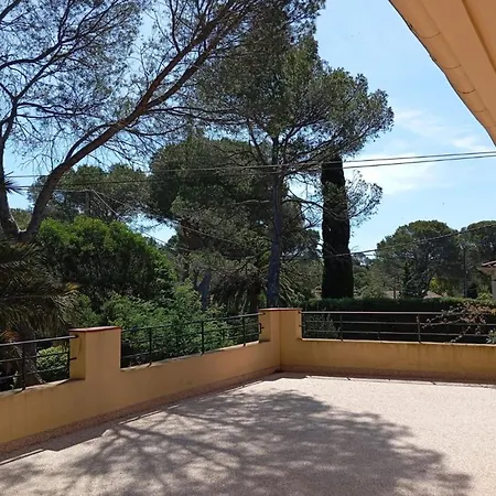 Vakantiehuis House With Garden 10 Min Walk From The Sea Saint-Raphaël