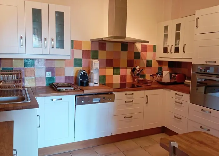 House With Garden 10 Min Walk From The Sea Vakantiehuis *