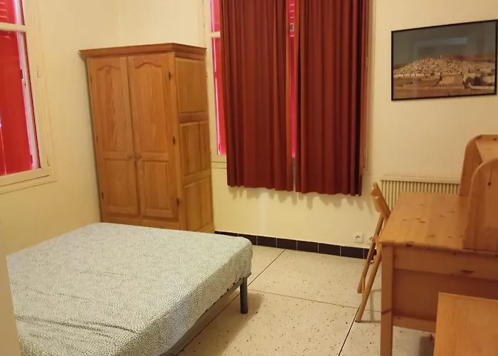 House With Garden 10 Min Walk From The Sea Vakantiehuis Saint-Raphaël