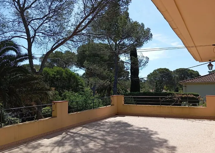 別荘 House With Garden 10 Min Walk From The Sea Saint-Raphaël