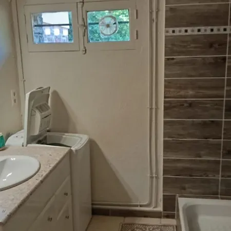 Дом отдыха House With Garden 10 Min Walk From The Sea