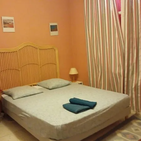 House With Garden 10 Min Walk From The Sea Дом отдыха