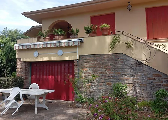 House With Garden 10 Min Walk From The Sea Dom wakacyjny *